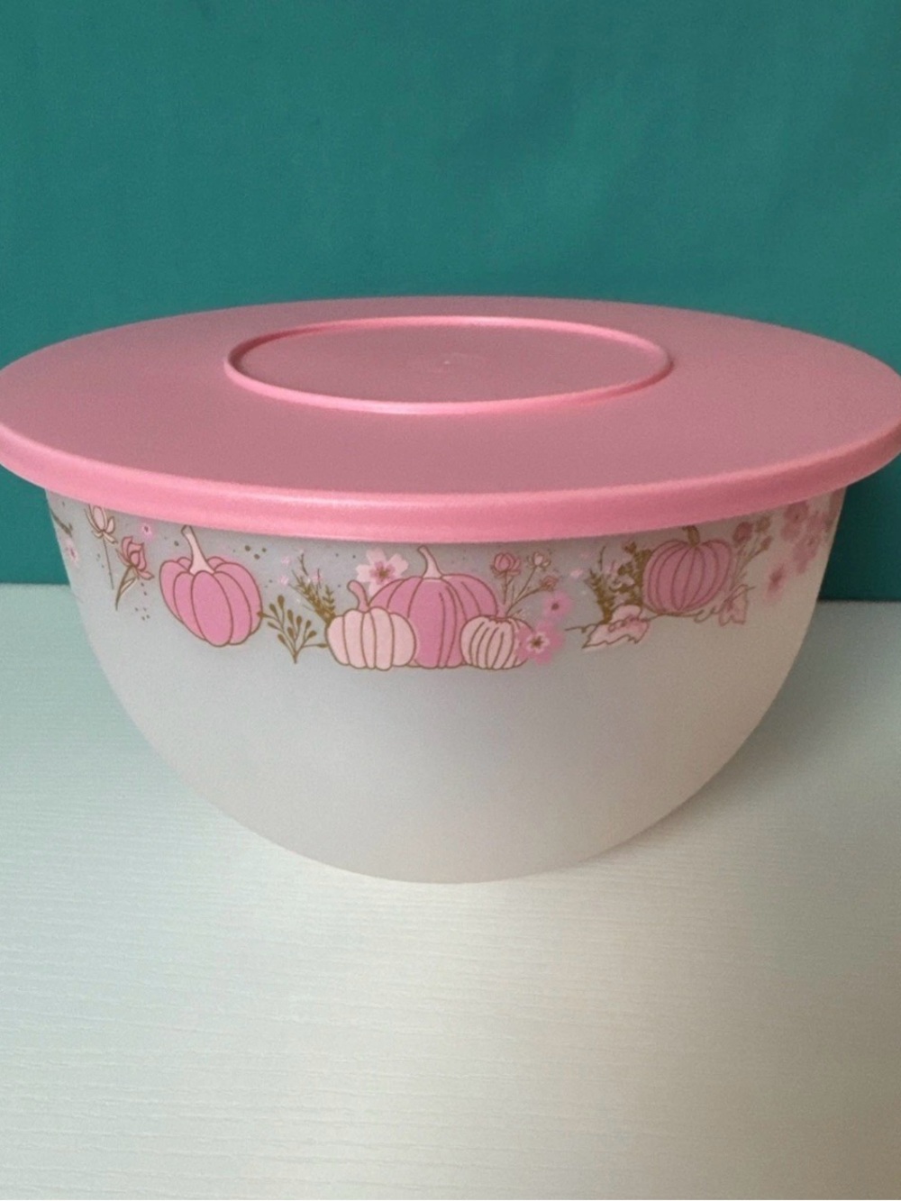 Tupperware Impressions Bowl Large Mixing Salad 4.3L / 18 cup Pearl Pink Pumpkin - Picture 3 of 3